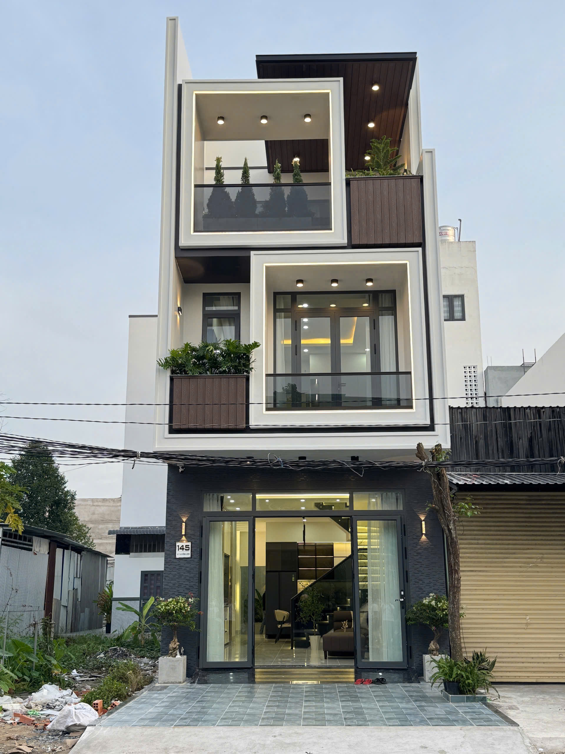 SP 652: BÁN NHÀ 2 LẦU HIỆN ĐẠI – MỚI HOÀN THIỆN 100%