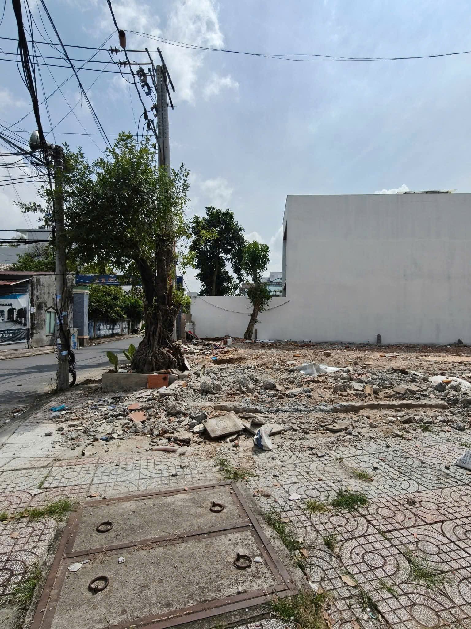 SP 655: NỀN GÓC 2 MẶT TIỀN – HUỲNH PHAN HỘ & HẺM 26