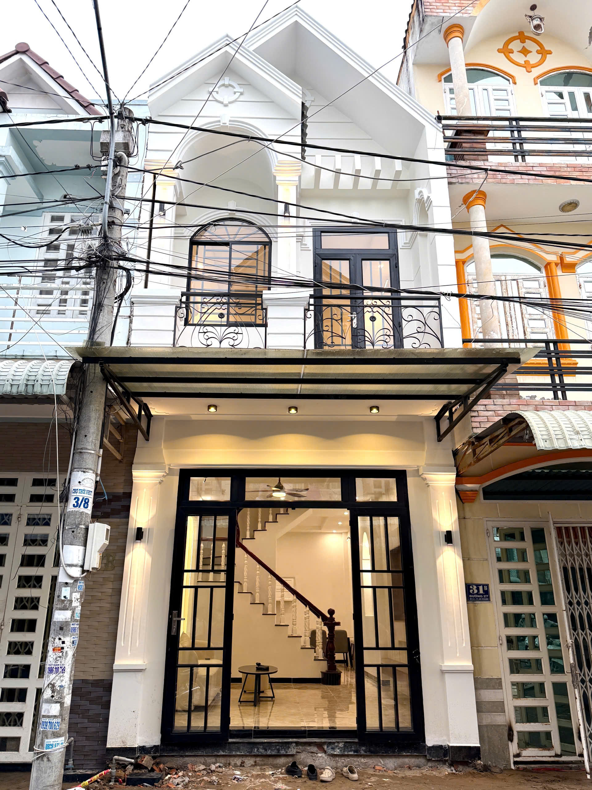 SP 634: NHÀ TRỆT LẦU MỚI ĐẸP TẶNG FULL NỘI THẤT CAO CẤP